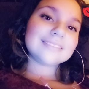 Meet your Posher, Dominique